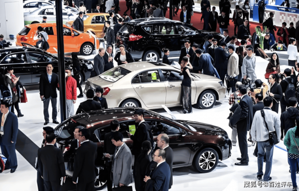 中财所 紧凑型SUV市场新变局：燃油车与新能源车共舞，谁主沉浮？